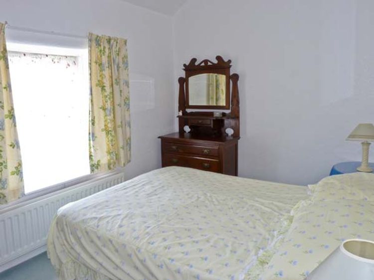 Locks Cottage, listing photograph 7