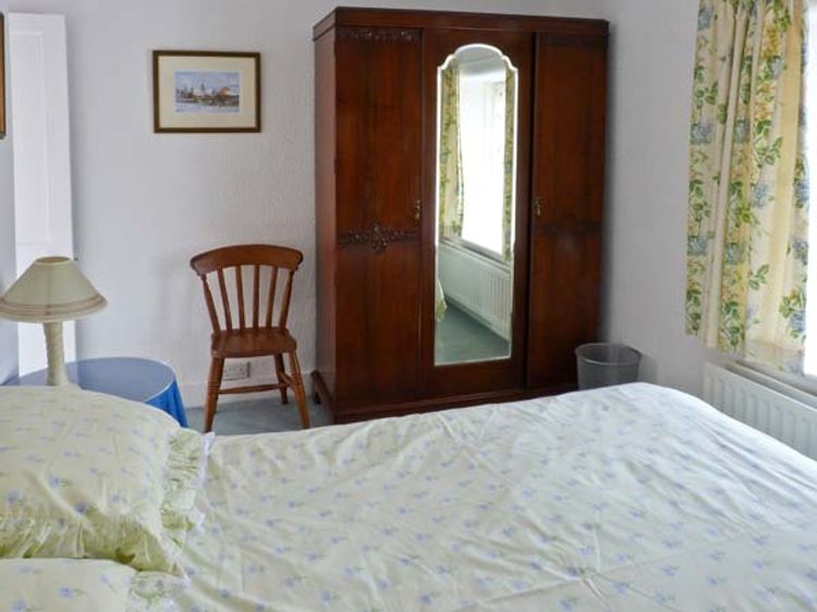 Locks Cottage, listing photograph 6