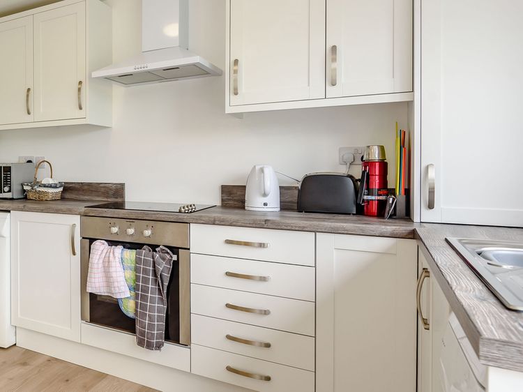 3 Tyn Y Mynydd, listing photograph 10