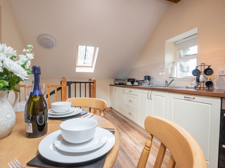Hendre Cottage, listing photograph 9