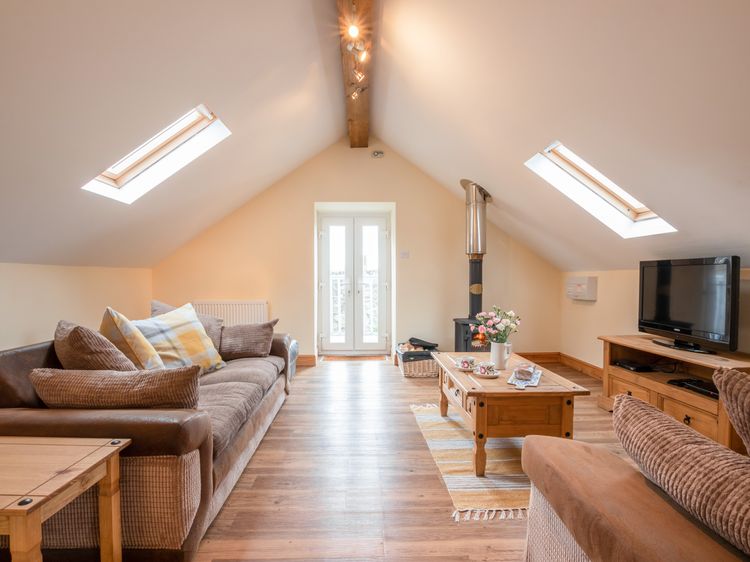 Hendre Cottage, listing photograph 3