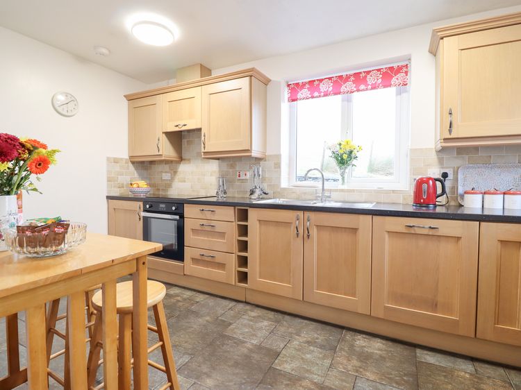 Bryn Re, listing photograph 12
