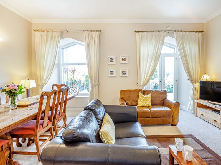 Menai View, listing photograph 5