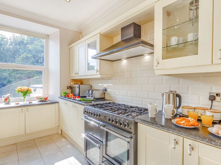 Menai View, listing photograph 9