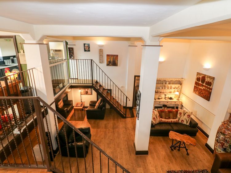 Cambridge Lodge, listing photograph 10