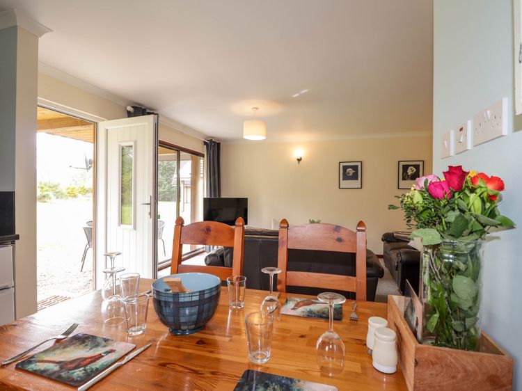 Stone Water Cottage, listing photograph 9