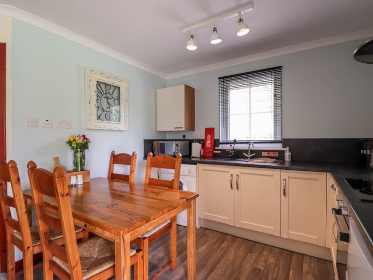 Stone Water Cottage, listing photograph 10