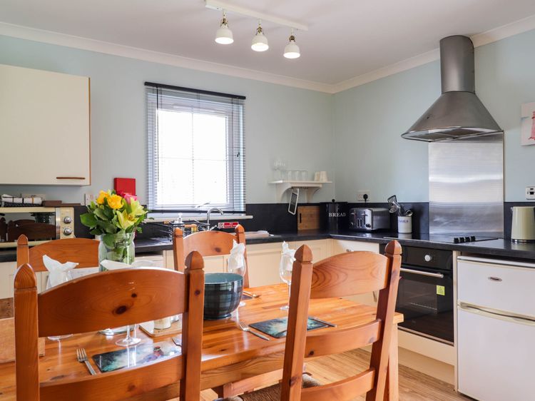 Pebbles Cottage, listing photograph 9