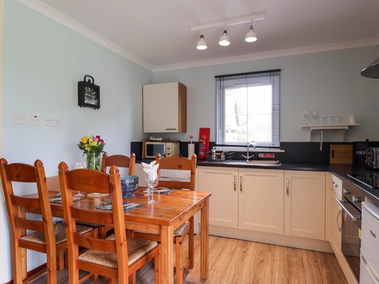 Pebbles Cottage, listing photograph 10