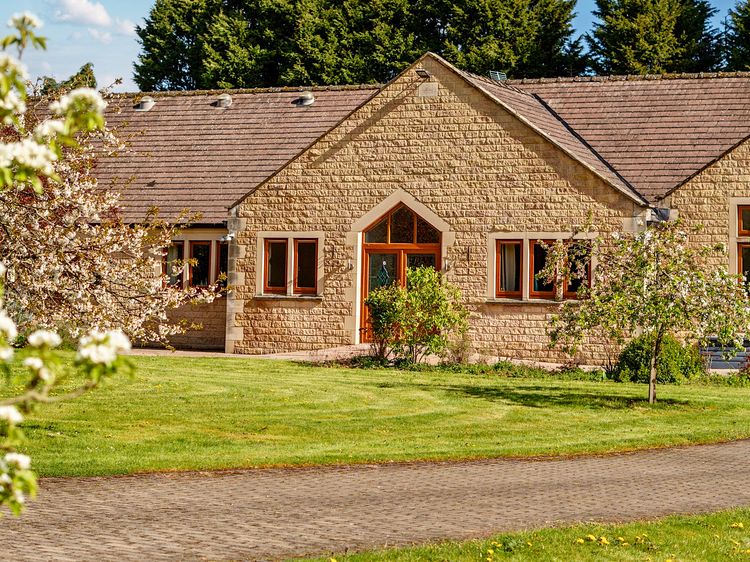 Manor House, listing photograph 4