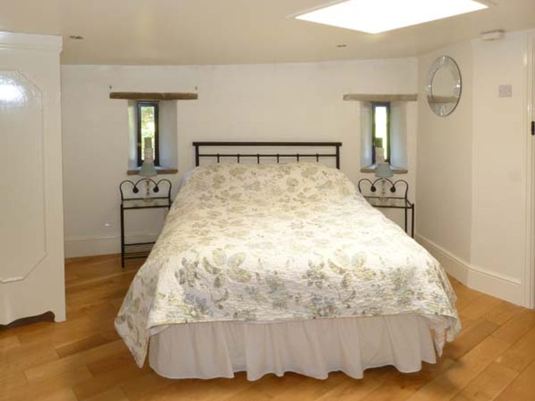 The Round House, listing photograph 5