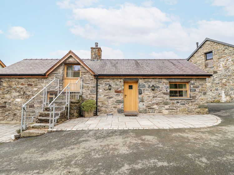 Briws, listing photograph 2