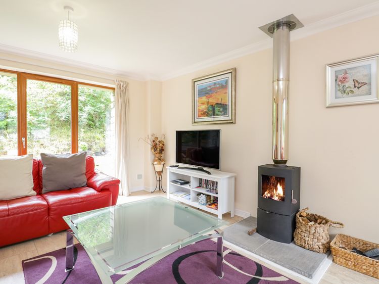 Woodland Villa, listing photograph 7
