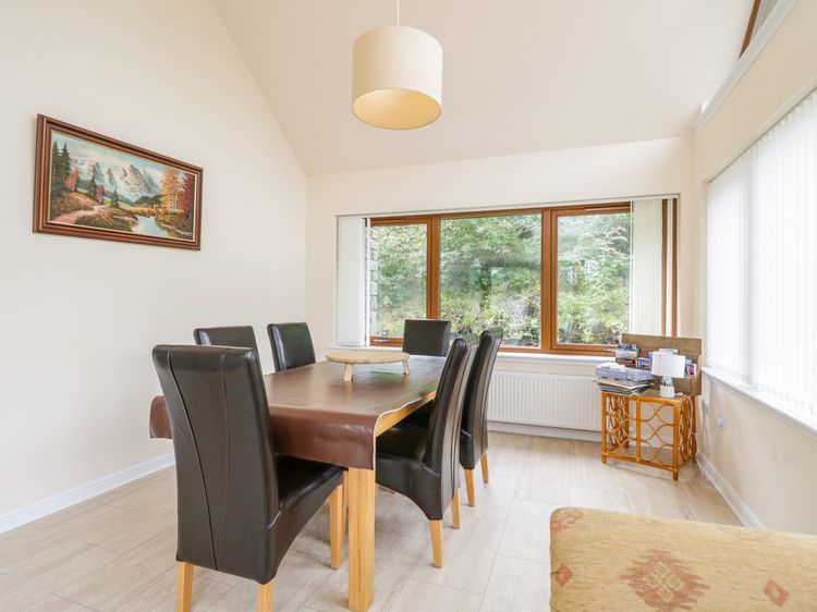 Woodland Villa, listing photograph 9
