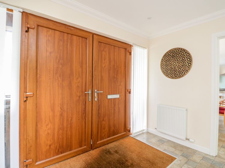 Woodland Villa, listing photograph 4