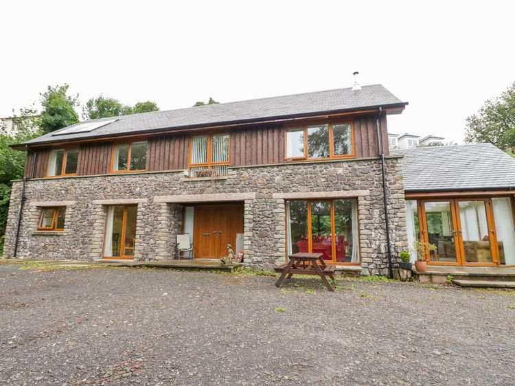 Woodland Villa, listing photograph 2