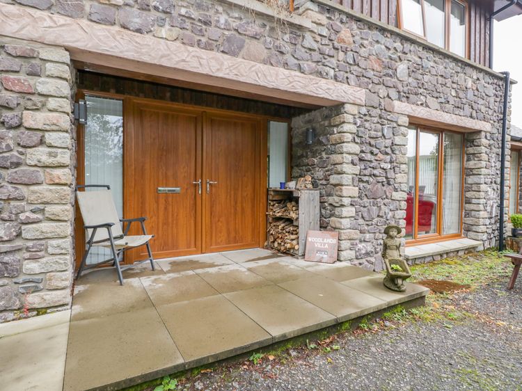 Woodland Villa, listing photograph 3