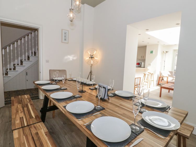 Charnwood Villa, listing photograph 8
