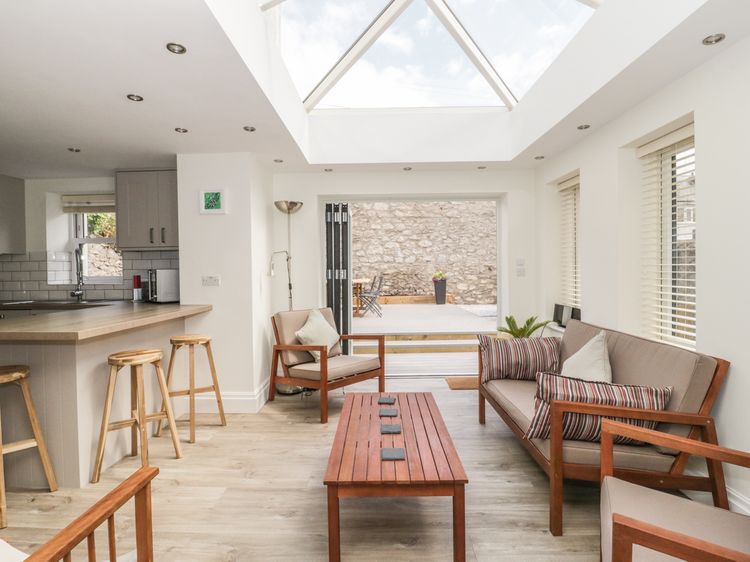Charnwood Villa, listing photograph 9