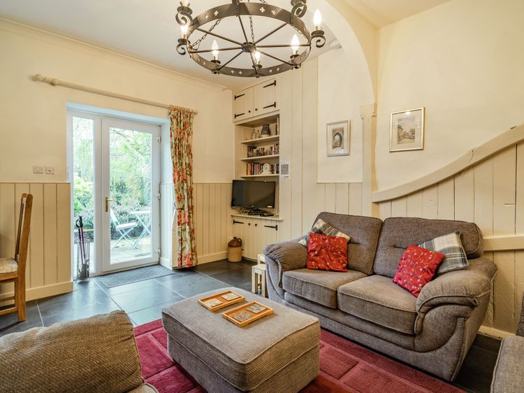 Coachman's Cottage, listing photograph 4