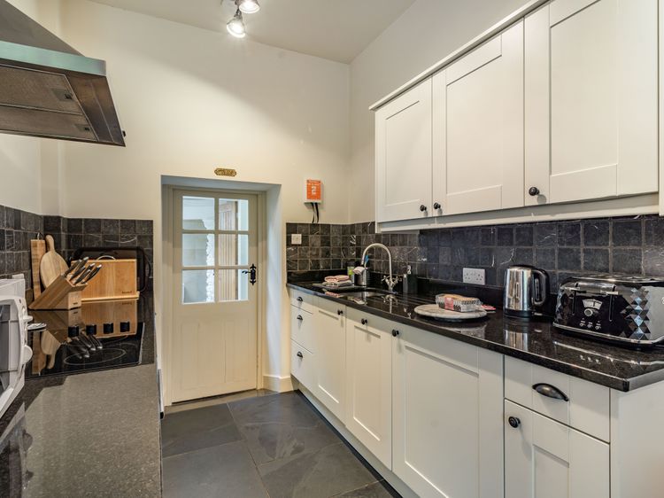 Coachman's Cottage, listing photograph 7