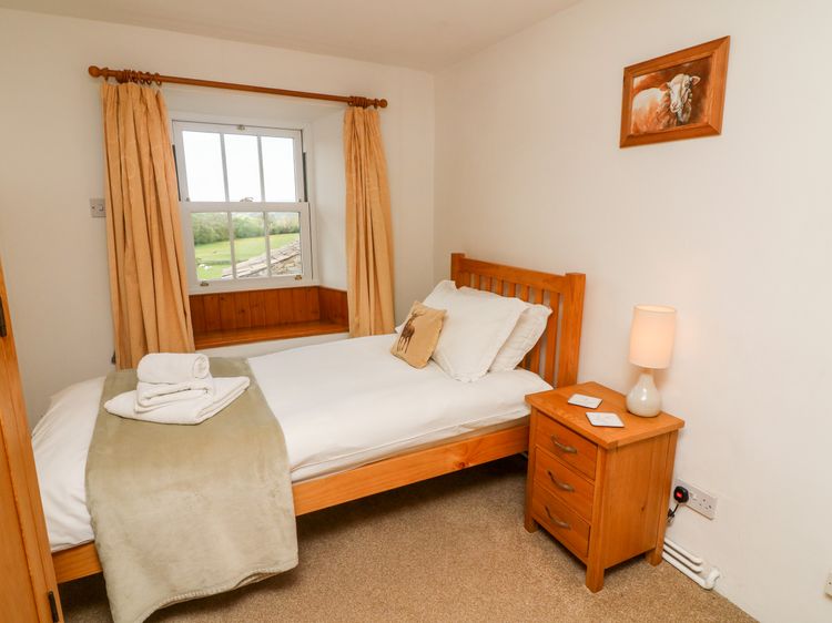 Spout Cottage, listing photograph 10