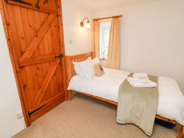 Spout Cottage, listing photograph 11