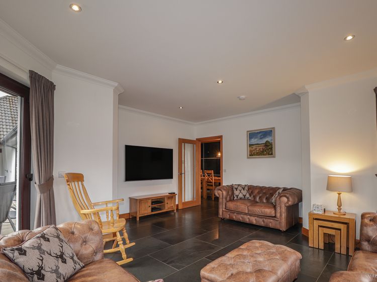 Little Chestnut, listing photograph 5
