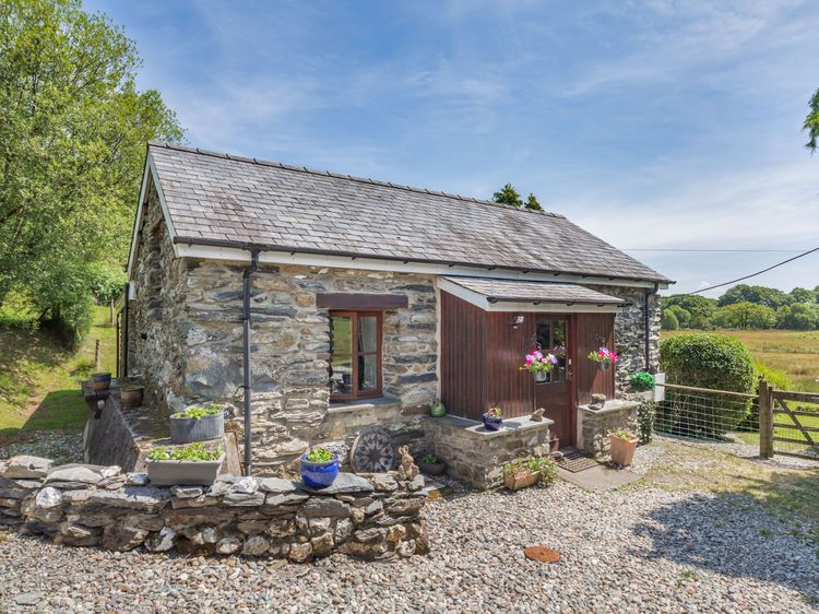 Bwythyn Y Wennol, listing photograph 2