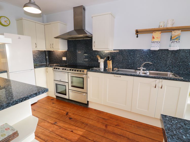 Goronwy Cottage, listing photograph 11