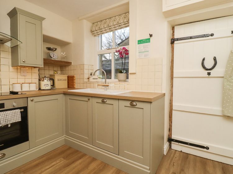 Lavender Cottage, listing photograph 9