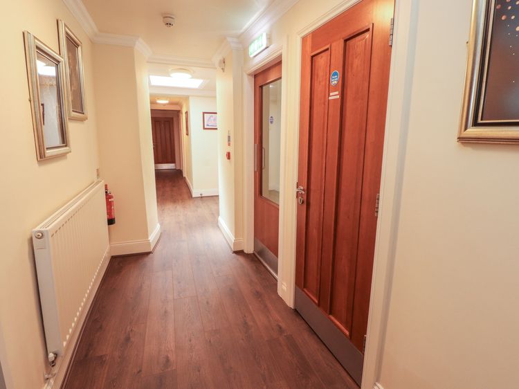 Eden Lodge, listing photograph 11