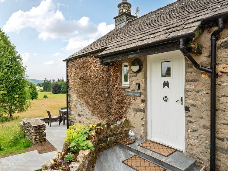 Dove Cottage at the Graythwaite Estate, listing photograph 2