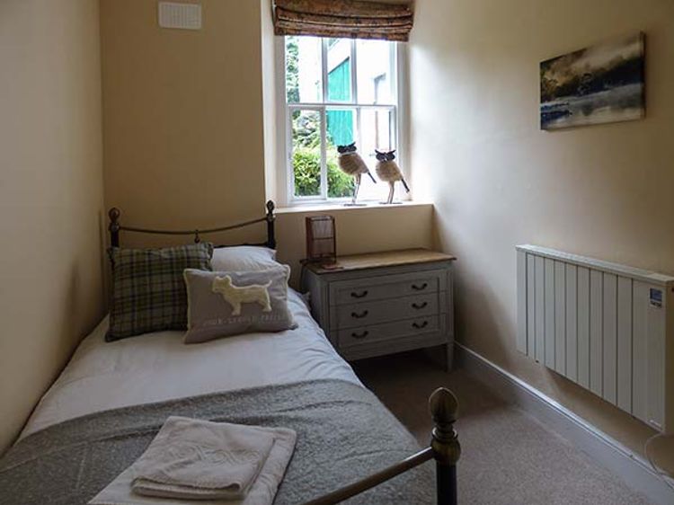 White Moss, Wood Close, listing photograph 12