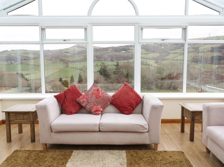 Bryn Derw Holiday Cottage, listing photograph 11