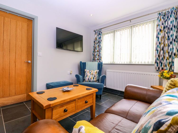 The Lodge, Lower Trefedw, listing photograph 6