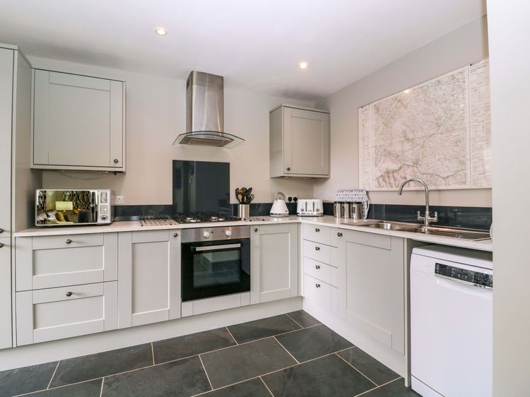 The Lodge, Lower Trefedw, listing photograph 11