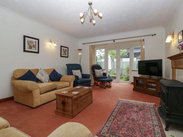 Hurst Green, listing photograph 5