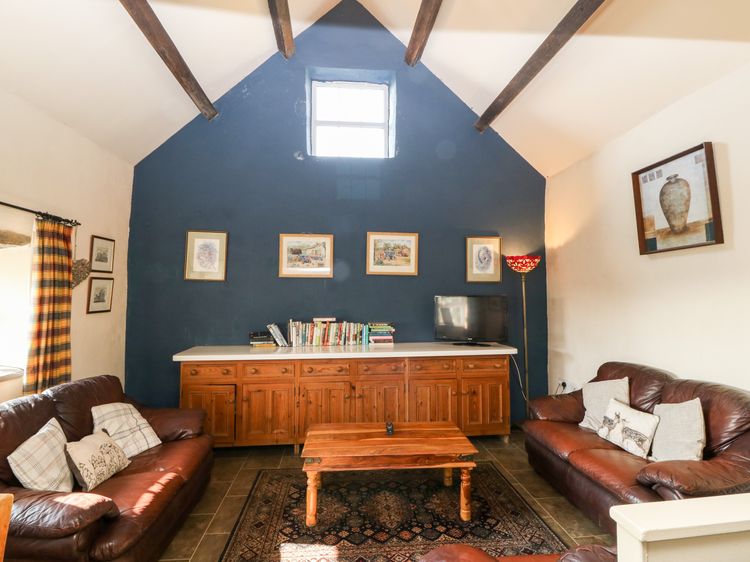 Bwthyn yr Helyg (Willow Cottage), listing photograph 3