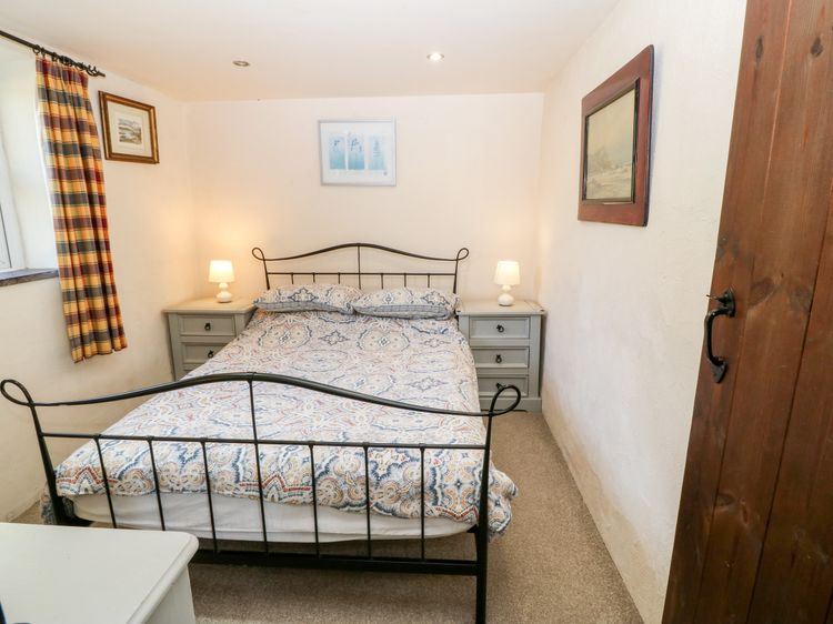 Bwthyn yr Helyg (Willow Cottage), listing photograph 9