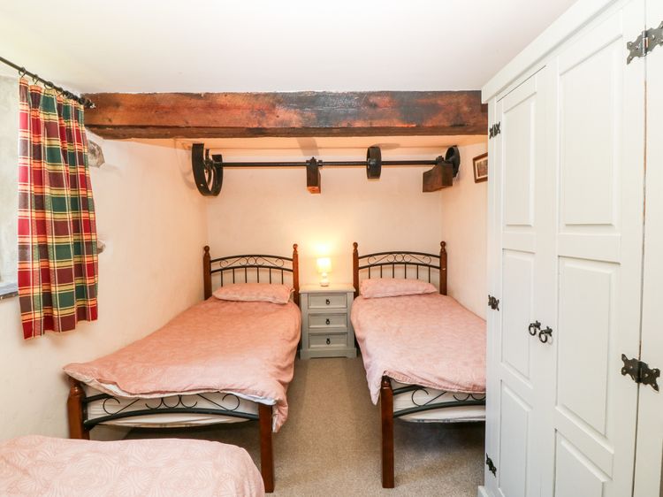 Bwthyn y Dderwen (Oak Cottage), listing photograph 8