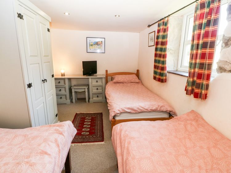 Bwthyn y Dderwen (Oak Cottage), listing photograph 9