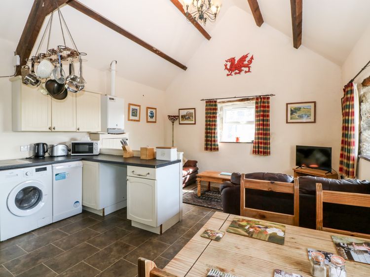 Bwthyn yr Onnen (Ash Cottage), listing photograph 7