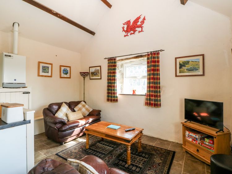 Bwthyn yr Onnen (Ash Cottage), listing photograph 3