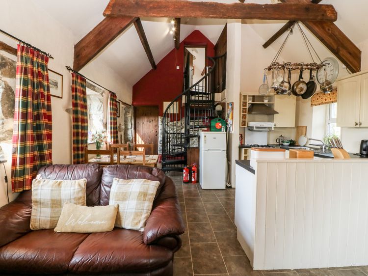 Bwthyn yr Onnen (Ash Cottage), listing photograph 4