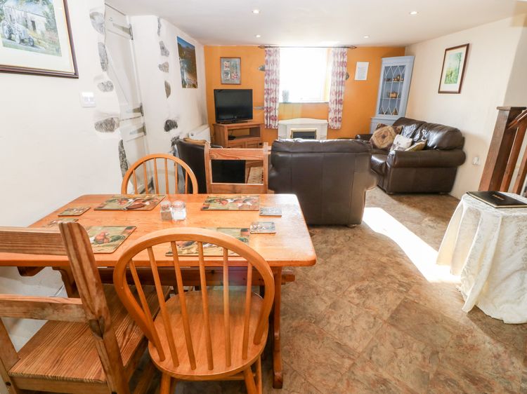 Bwthyn Celyn (Holly Cottage), listing photograph 8