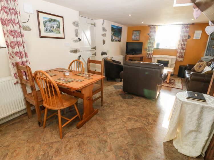 Bwthyn Celyn (Holly Cottage), listing photograph 9