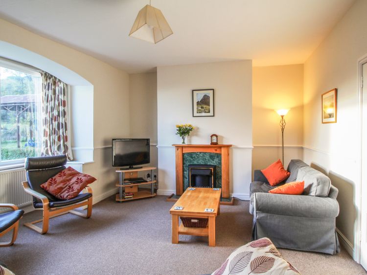 Pensychnant Cottage, listing photograph 2