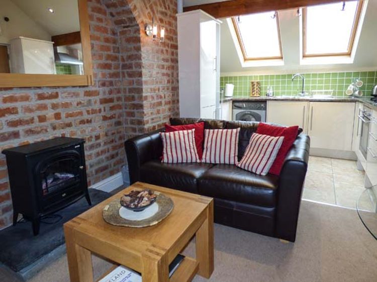 Bluebird Loft, listing photograph 2