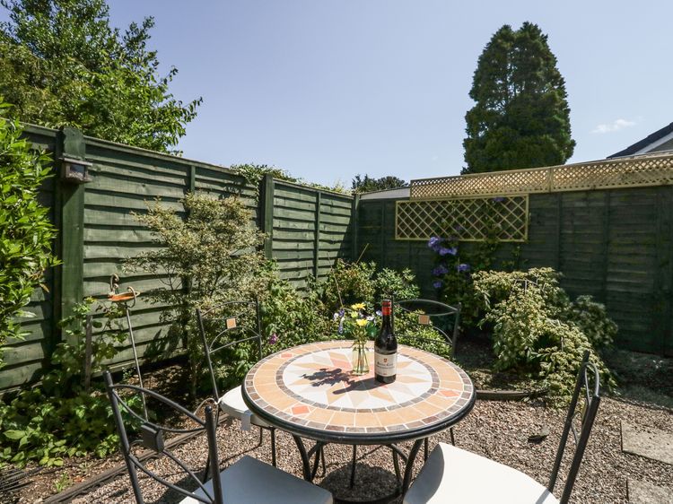 Isla Cottage, listing photograph 12